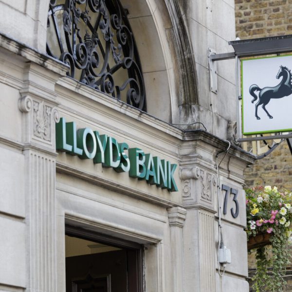 Lloyds Bank Launches PayMe: New Payment Transfer Service for Businesses
