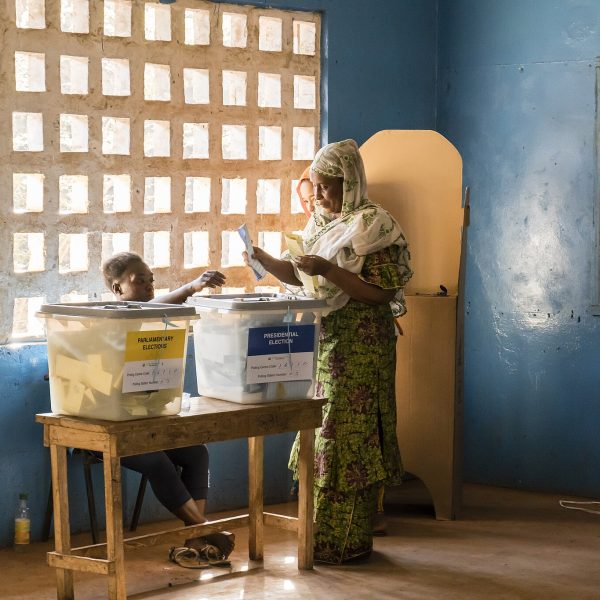 Sierra Leone Electoral Commission slow to publish polling station results amid electoral tensions – JURIST