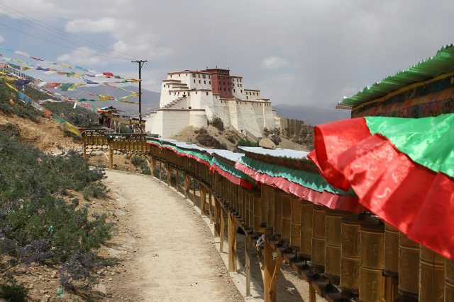 US sanctions China officials over Tibetan assimilation policies – JURIST