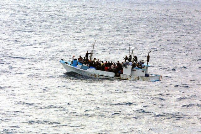 UK Home Secretary signs treaty to send asylum seekers to Rwanda – JURIST